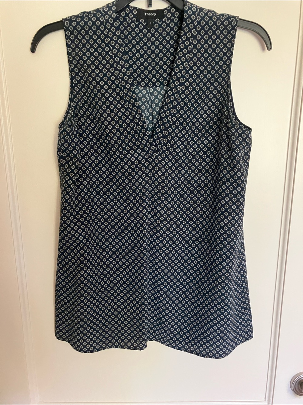 Theory Navy and White Geometric V-Neck Sleeveless Top